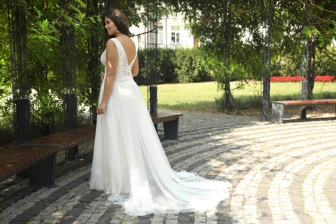 Jak przechowywać suknię ślubną, by uniknąć jej zniszczenia?