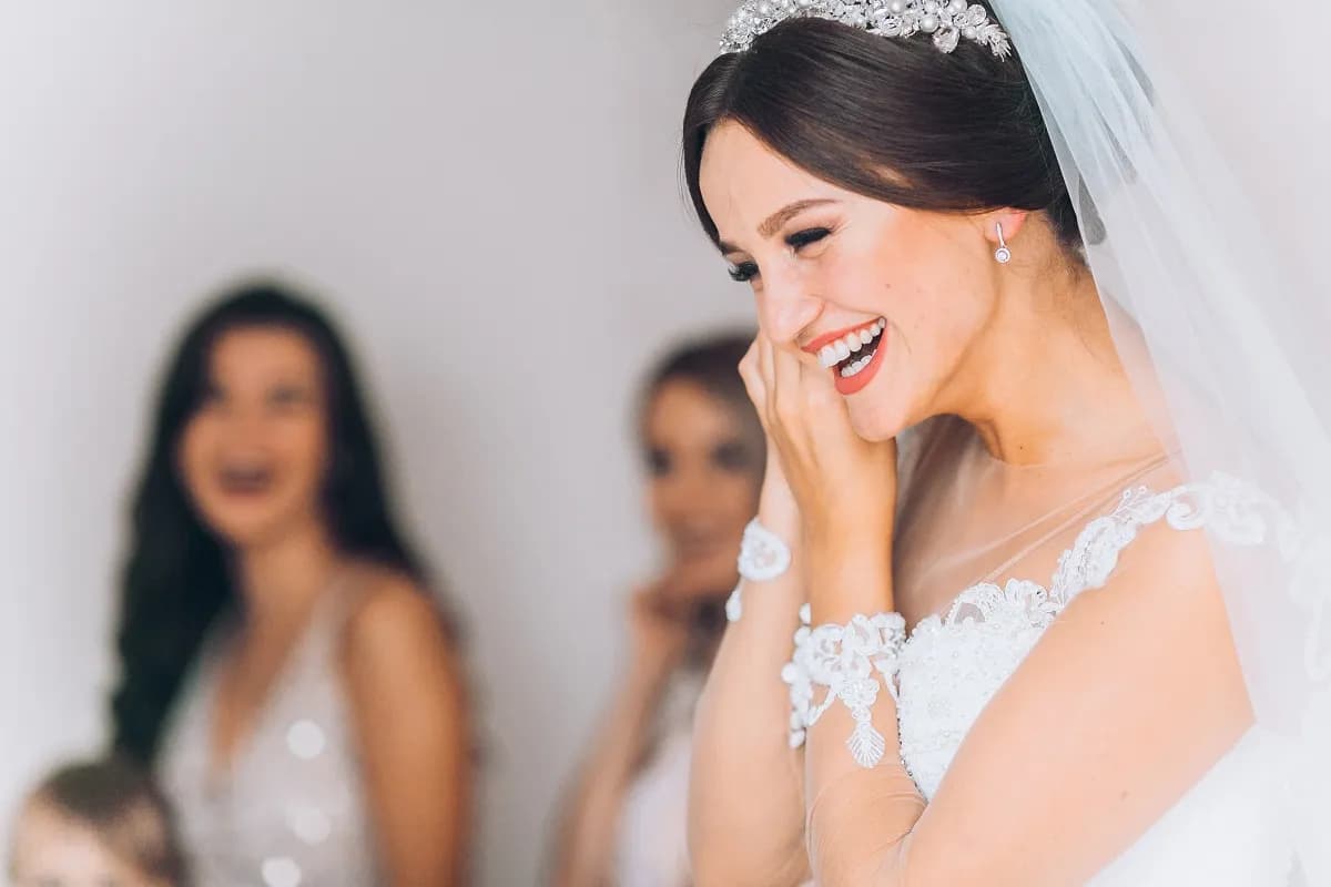 Co potrzeba pannie młodej do ślubu: niezbędne akcesoria i porady
