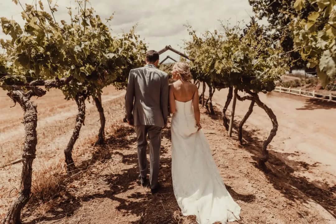 Ile wina na wesele? Sprawdź, jak uniknąć marnotrawstwa