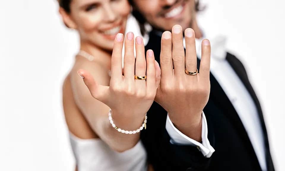 Kto kupuje obrączki ślubne? Tradycja czy nowoczesne podejście?