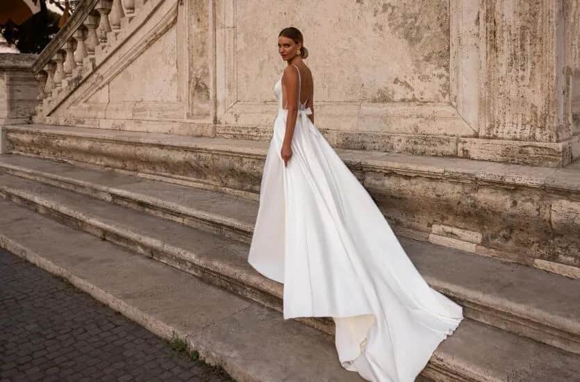 Kolor sukni ślubnej znaczenie: jak wybrać idealny kolor dla siebie