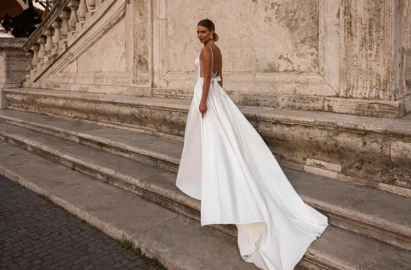 Kolor sukni ślubnej znaczenie: jak wybrać idealny kolor dla siebie